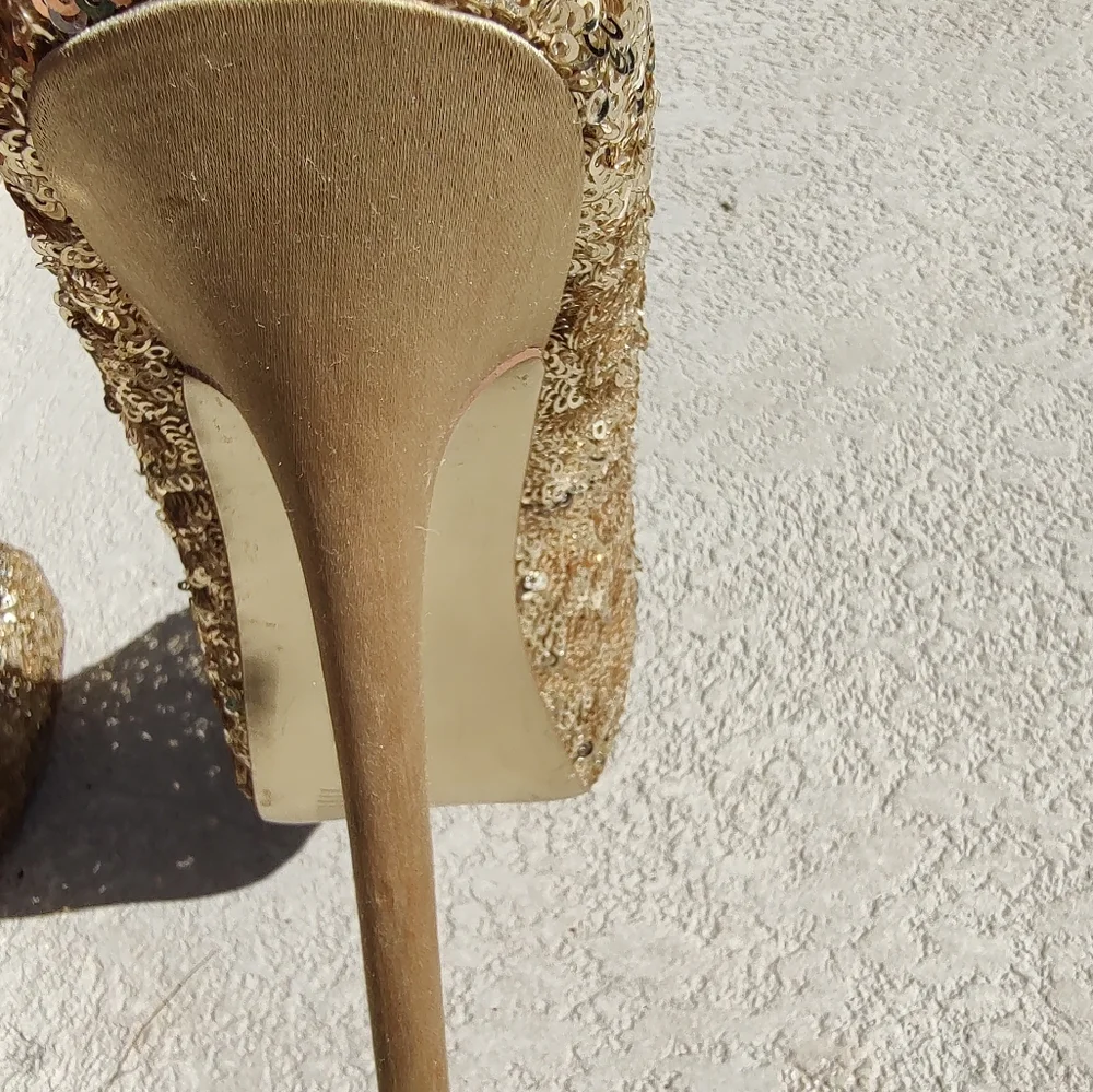 Steve Madden Gold Sequin platform heels - Picture 10 of 16